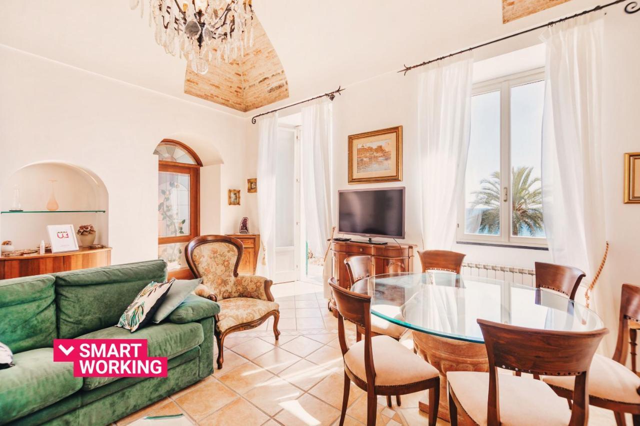 Appartamento Fronte Mare A Ospedaletti By Wonderful Italy 외부 사진
