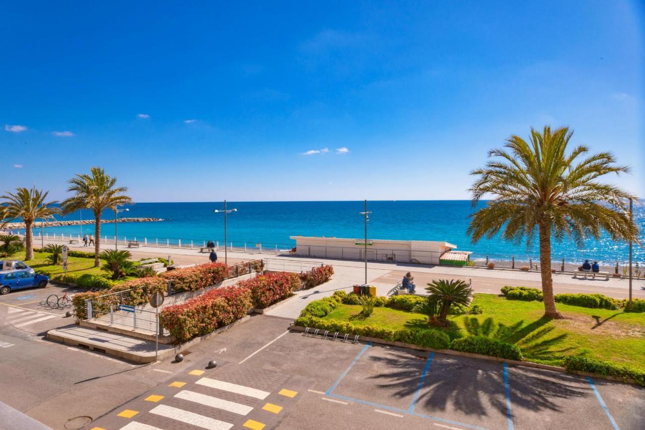 Appartamento Fronte Mare A Ospedaletti By Wonderful Italy 외부 사진